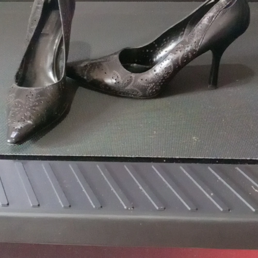 Shoes - Picture 3 of 3